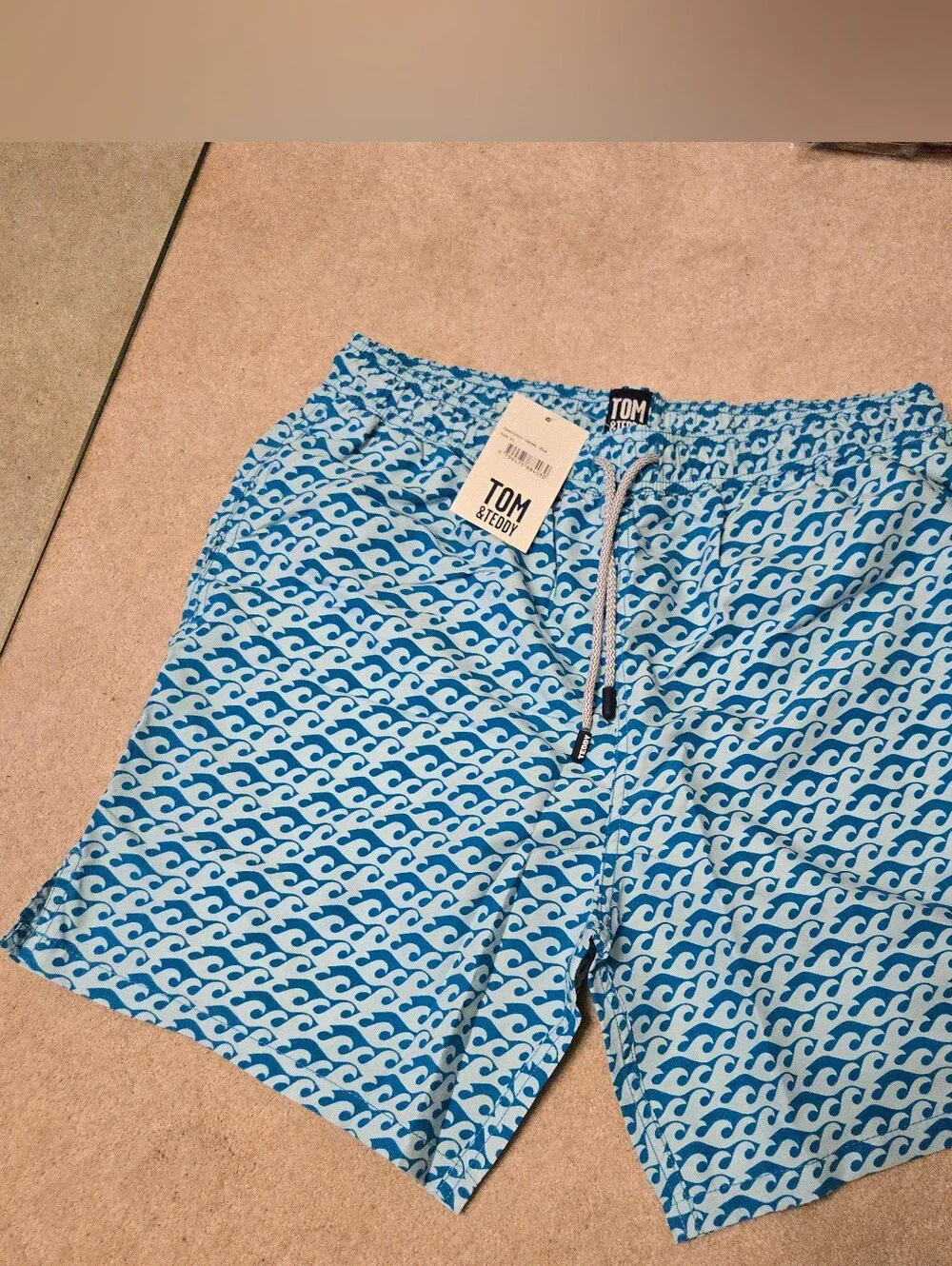 NWT Ted & Tom Men's 7 inch Swim Trunks Blue Wave Pattern SIze XL